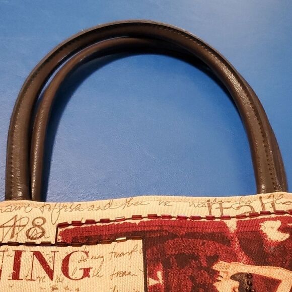 Leaning Tower of Pisa themed handbag - Picture 2 of 6